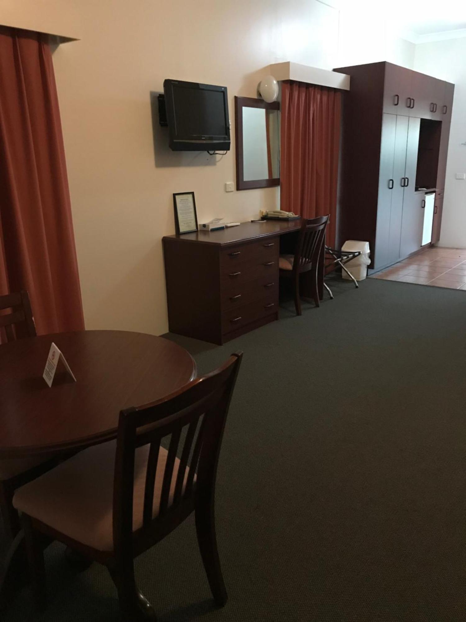 The Kidman Wayside Inn Griffith Exteriér fotografie