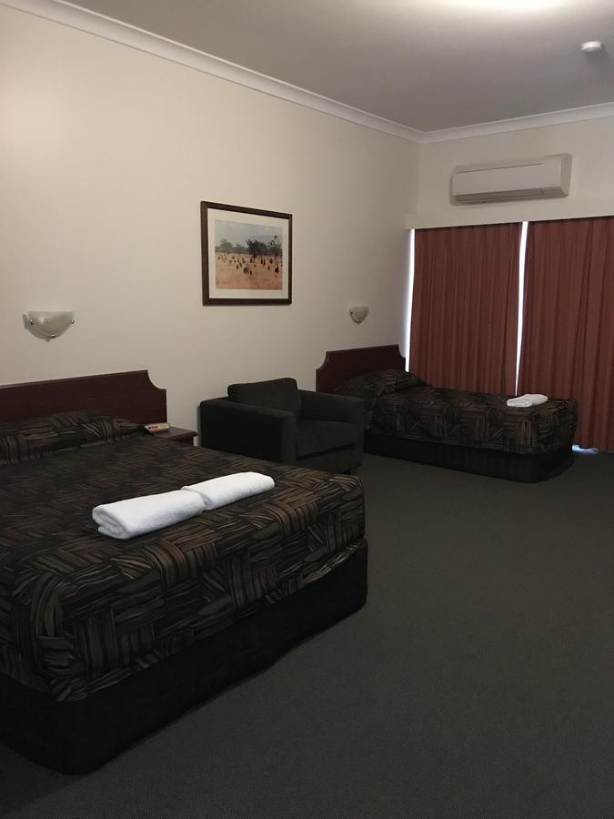 The Kidman Wayside Inn Griffith Exteriér fotografie